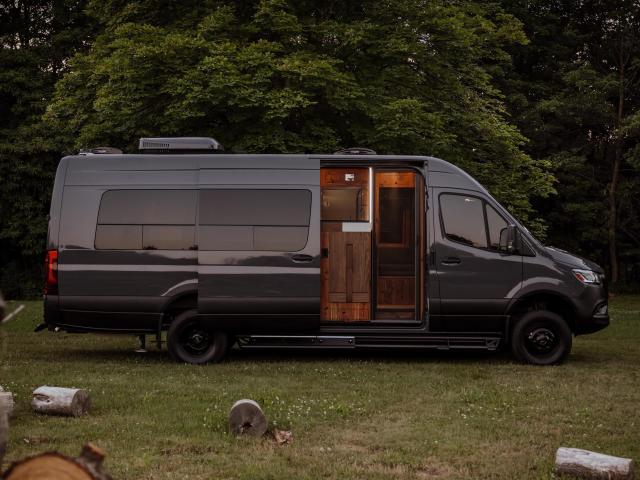 Computerspelletjes spelen inhalen embargo A popular RV maker just unveiled a $400,000 custom Mercedes-Benz Sprinter  camper van RV — see inside 'Nelson'