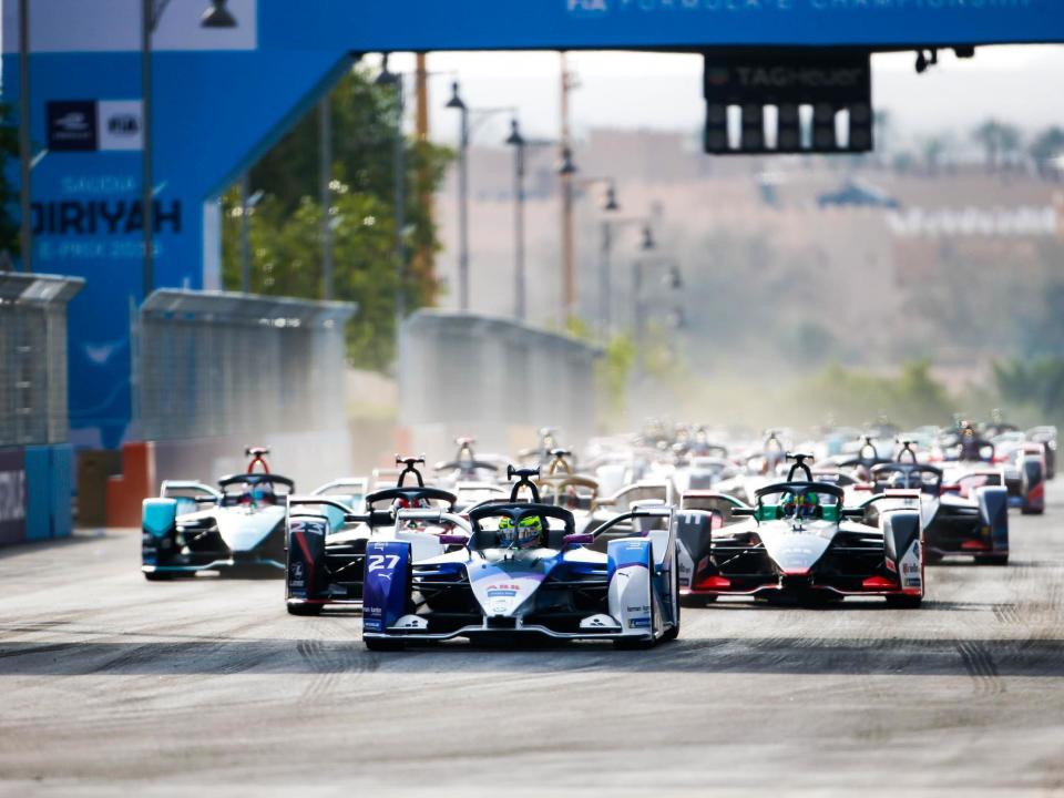 Alexander Sims converted pole in Diriyah into race two victory and leads the championship heading to Chile: LAT Images