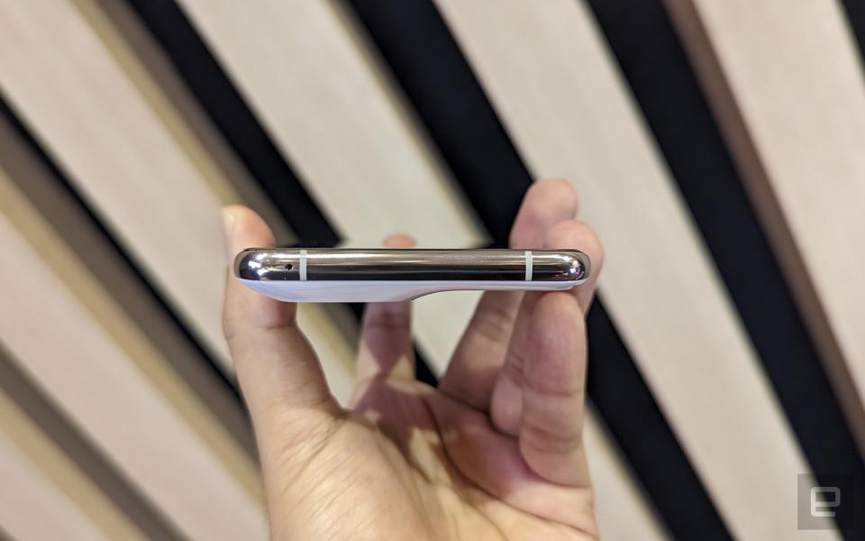 <p>Oppo Find X5 Pro</p> 