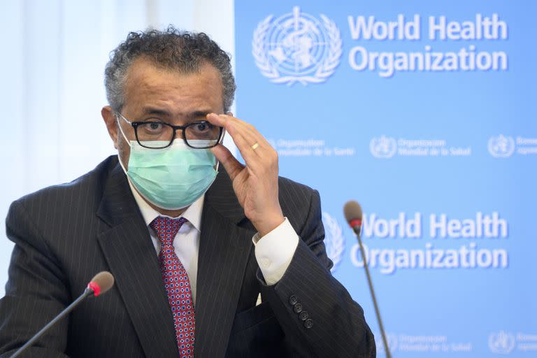 Tedros Adhanom Ghebreyesus, director de la Organización Mundial de la Salud, en una conferencia de prensa en Ginebra. (Laurent Gillieron/Keystone via AP, Archivo)