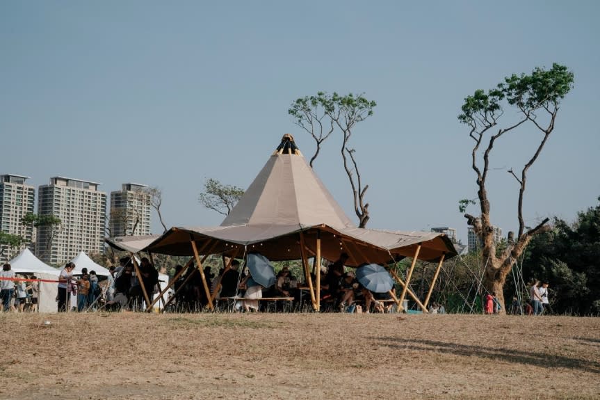 小港森林公園城市探險活動，民眾可在大型帳篷內用餐。   圖：高雄市觀光局/提供