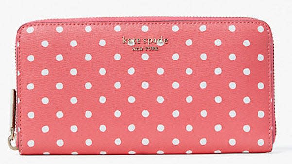 Keep your credit cards in order in this cute organizer wallet.