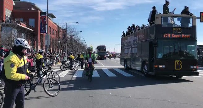 WATCH: Eagles Jason Kelce rides police bike during parade