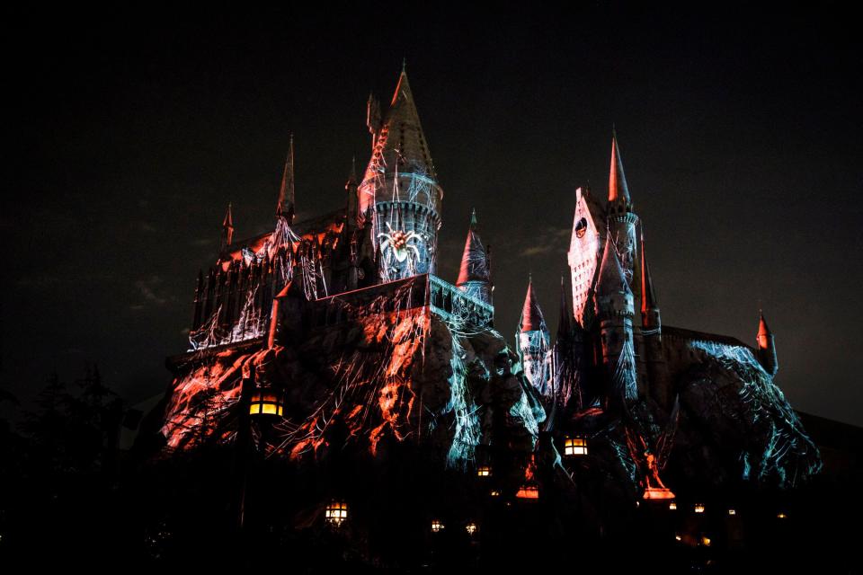 Dark Arts at Hogwarts Castle show, Death Eaters return to Islands of Adventure for Halloween