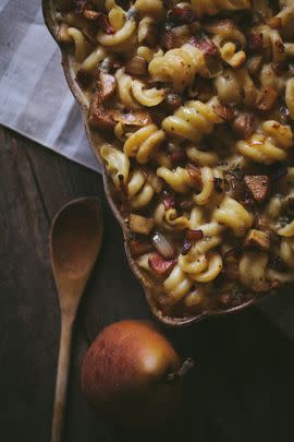 Bacon, Pear And Blue Cheese Macaroni With Caramelized Onions 