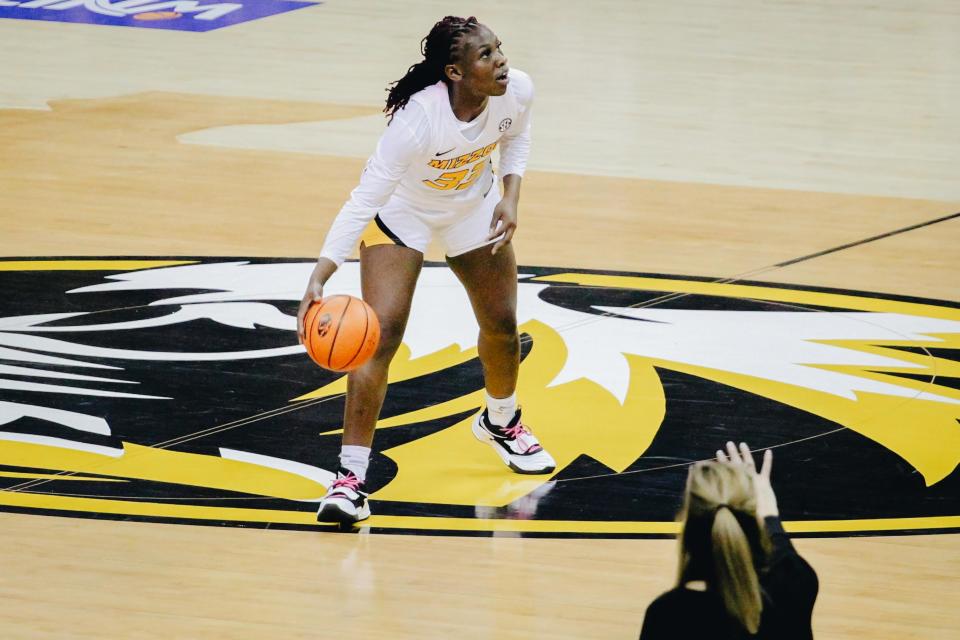 Missouri's Aijha Blackwell looks to the basket in the final seconds of regulation of MU's 83-78 loss to Drake in the first round of the WNIT on March 17, 2022, at Mizzou Arena.