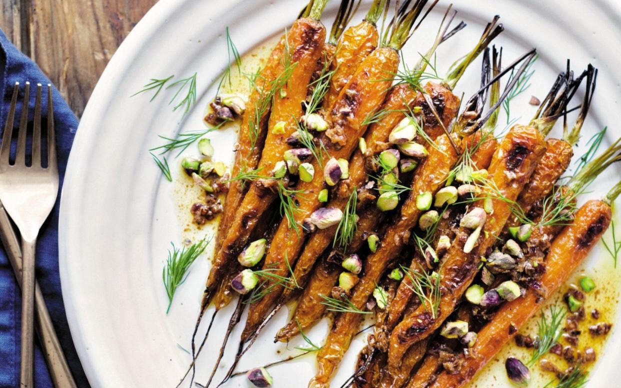 Simply roasted carrots with a delicious brown butter dressing - Rune LundÃ