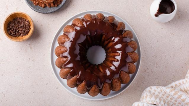 What's the Difference Between a Bundt Pan and a Tube Pan?
