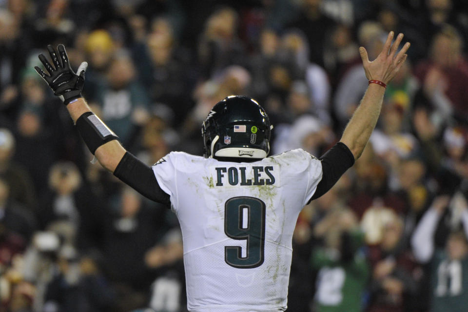 Eagles quarterback Nick Foles (9) reacts to wide receiver Nelson Agholor’s touchdown in Sunday’s Week 17 win. (AP)