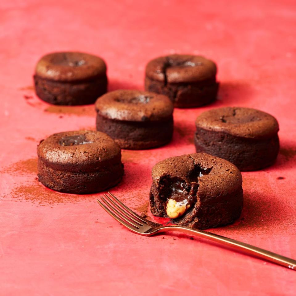 Peanut Butter Molten Chocolate Cakes