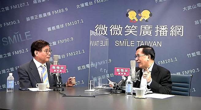 楊憲宏勸陳時中「能躲就躲」不要選台北市長。（截取自微微笑廣播網畫面）