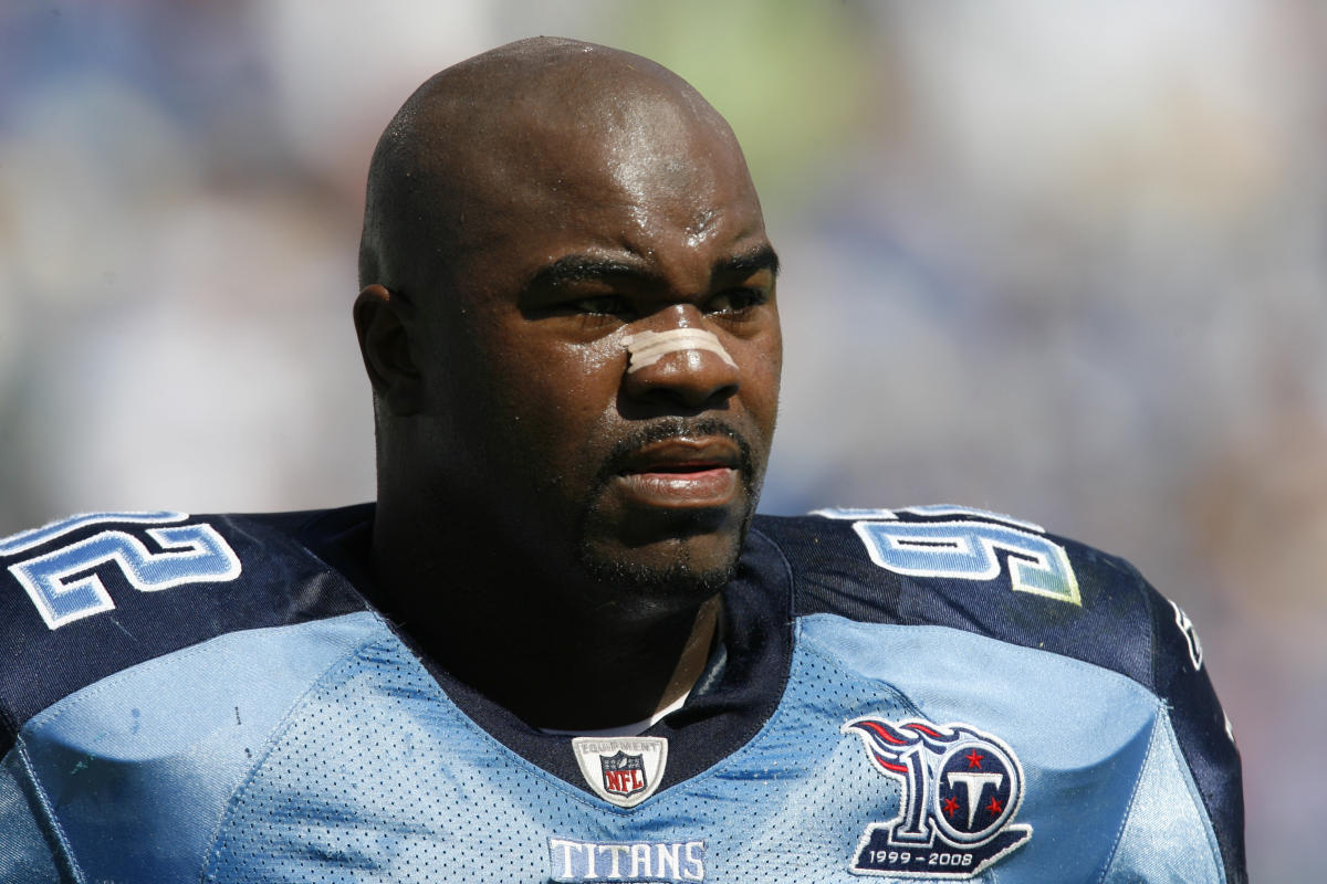 Former Titans DT Albert Haynesworth hospitalized, 'in dire need of a kidney'