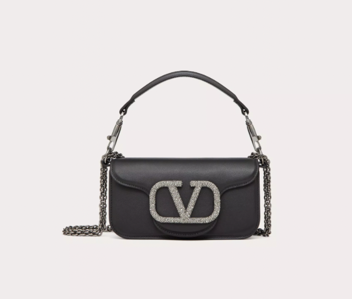 Valentino LOCÒ SMALL SHOULDER BAG WITH JEWEL LOGO HK$27,000（圖片來源：Valentino官網）