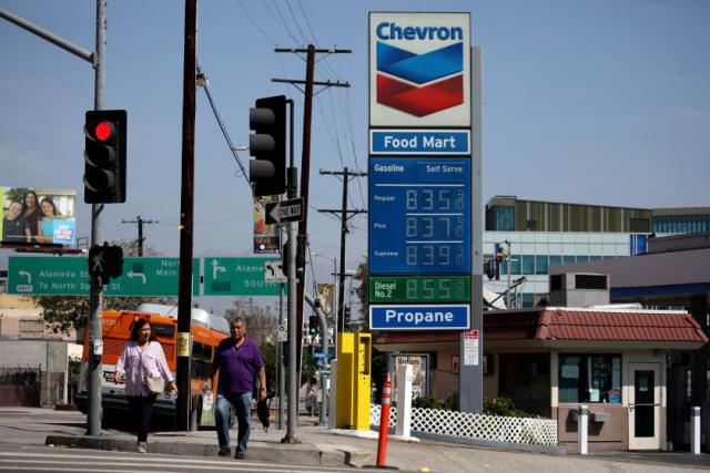 Los Angeles station charges $8/gallon as gas prices continue to climb  nationwide - ABC7 New York