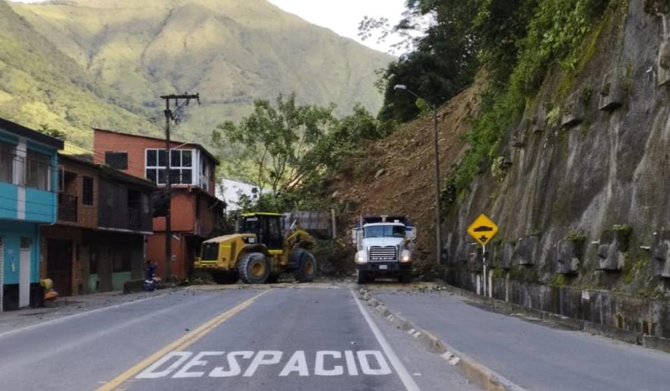 Así está el cierre de la vía Bogotá-Villavicencio. Imagen: ANI