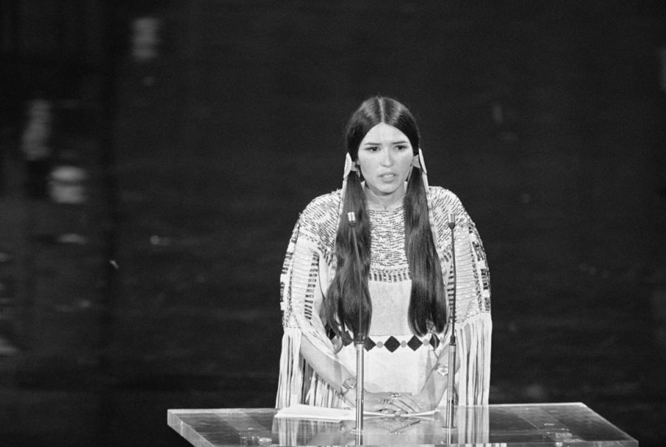 Sacheen Littlefeather speaks at the 45th Academy Awards on behalf of Marlon Brando (Bettmann Archive)