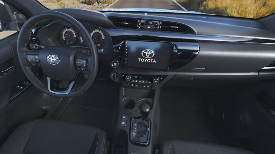 圖／Toyota Hilux搭載Toyota Drive+ Connect智聯車載系統，加上高質感機能座艙，讓車主能盡情享受駕乘樂趣。
