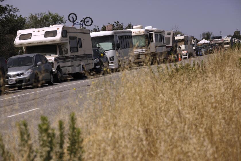 MARINA DEL REY, CA - MAY 24, 2022 - - A line of campers make up the Balloon Creek homeless encampment along Jefferson Boulevard in Marina Del Rey on May 24, 2023. A new LAPD report links RV encampments with increased crime in the surrounding areas and mentions the Ballona Creek encampment as problematic. (Genaro Molina / Los Angeles Times)