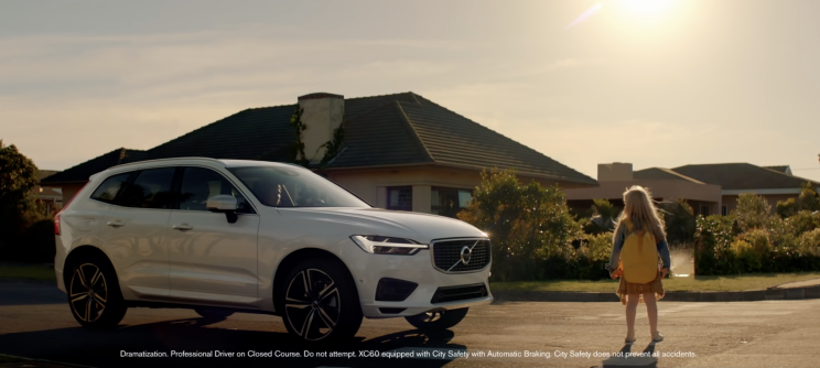 Auf dem Weg zur Schule lauern Gefahren, Volvo setzt auf Sicherheit (Foto: Screenshot: © Volvo / YouTube)