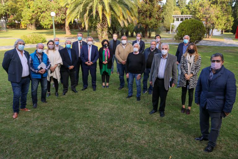 Alberto Fernández junto a la cúpula de la CGT