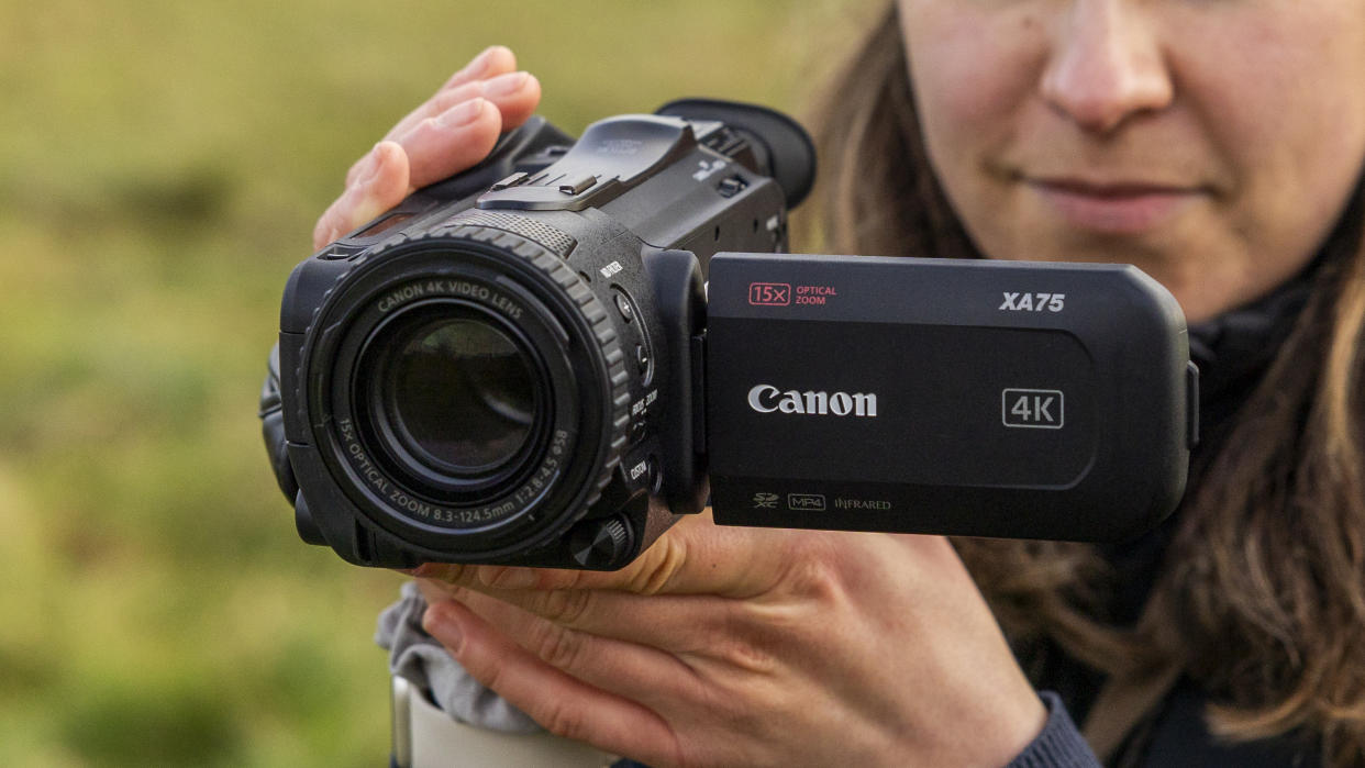  A side profile of the Canon XA75 camcorder. 