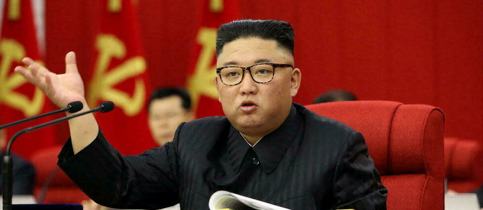 Le dirigeant nord-coréen Kim Jong-un a proclamé mercredi une « victoire éclatante » sur le Covid-19.  - Credit:STR / KCNA VIA KNS / AFP