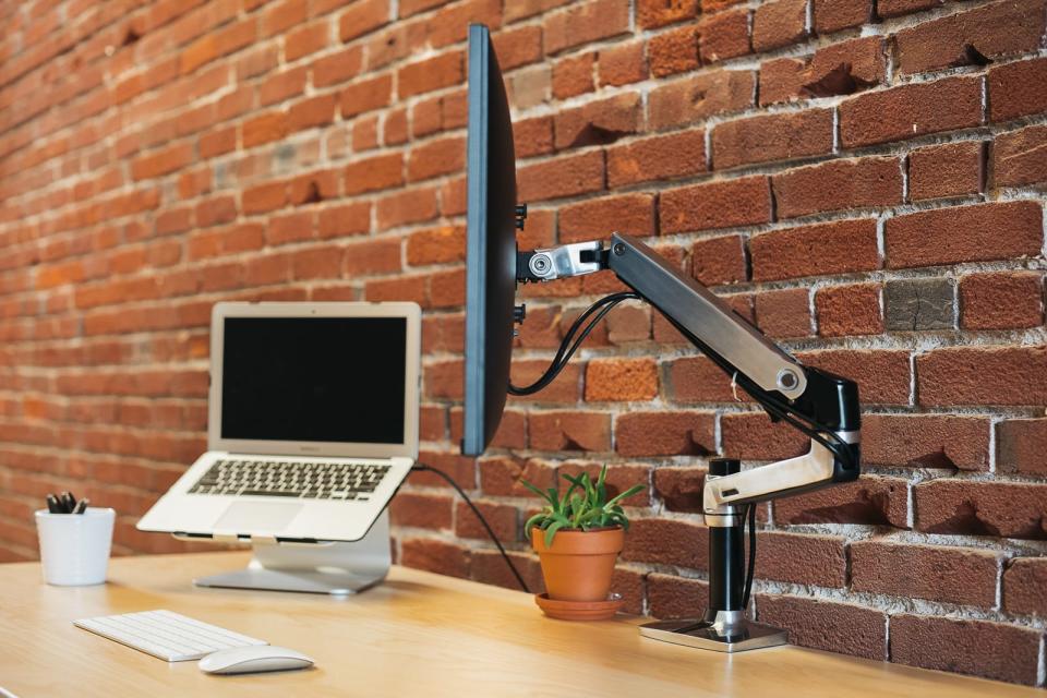 Monitor arm