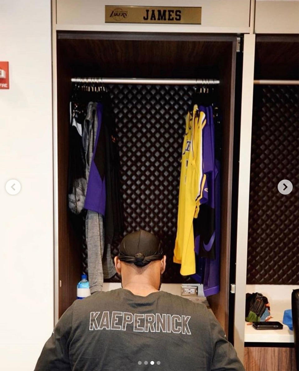 LeBron James Wears Colin Kaepernick T-Shirt to Lakers Preseason Game