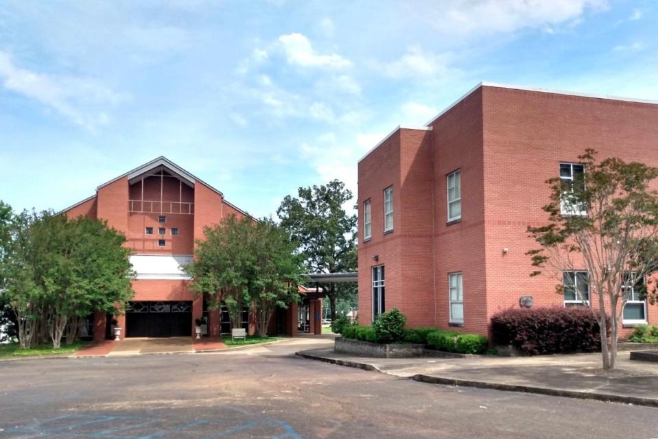 St. Richard Catholic School in Jackson will be relocating to the longtime Meadowbrook Church of Christ on I-55 with classes expected to start there in January 2025.