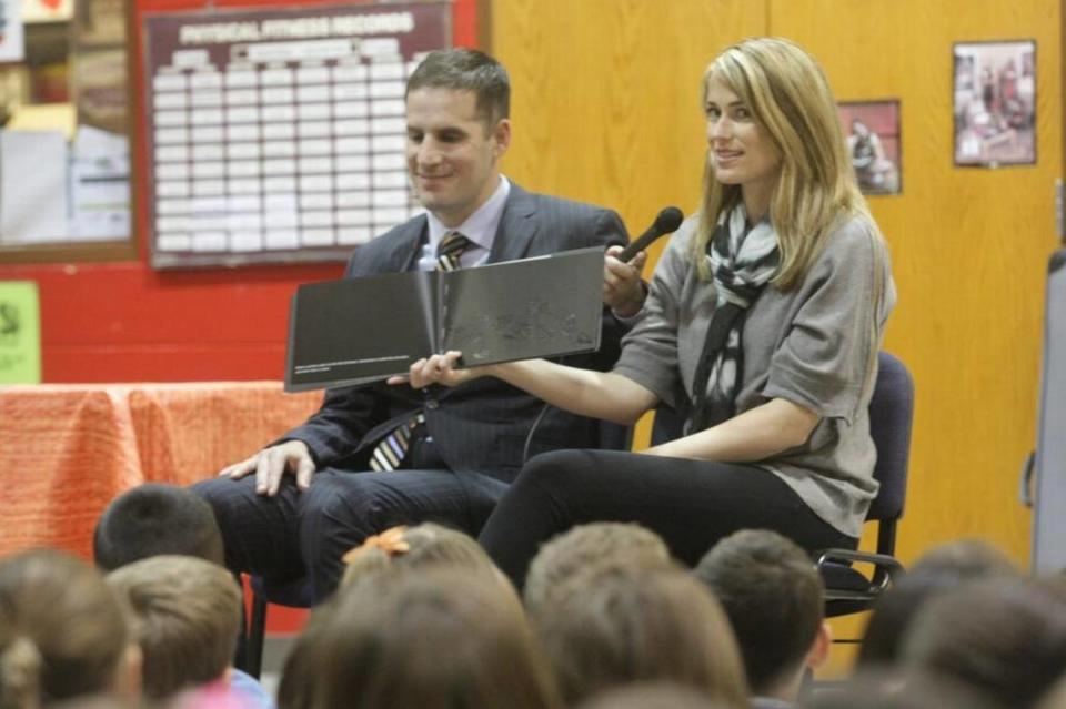 Scott and Tiffany Smiley, speak at Pasco’s McGee Elementary in 2005, have become advocates for improving services from the Veterans Affairs Administration after he was blinded in a suicide attack in Iraq.