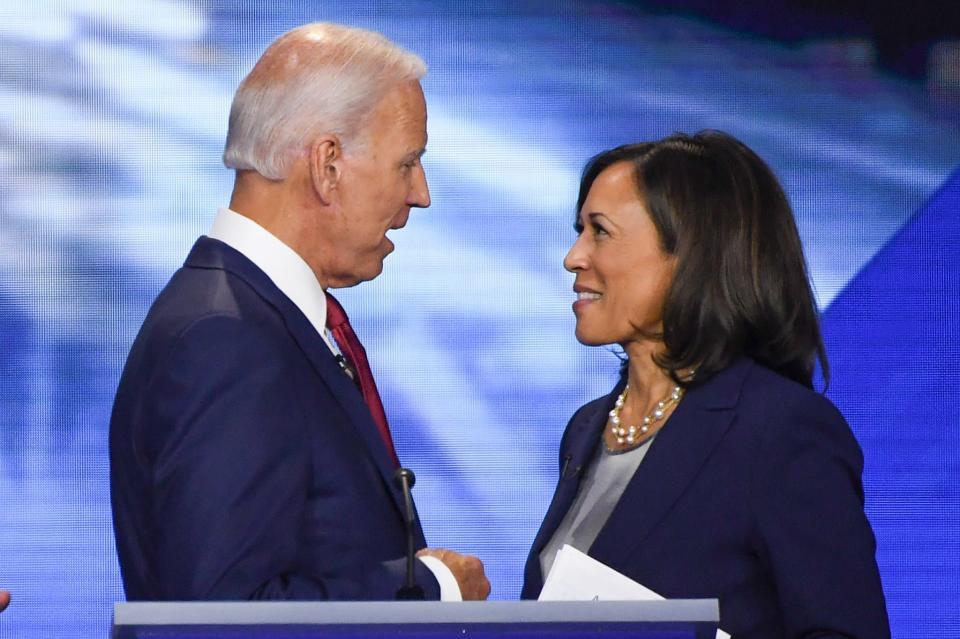 Joe Biden et Kamala Harris lors d'un débat de la primaire démocrate  - Robyn Beck / AFP