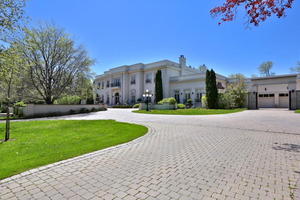 <p>No. 5: 16 High Point Rd., Toronto<br> Price: $19,380,000<br> (<a rel="nofollow noopener" href="http://www.barrycohenhomes.com/listings/119633/moreinfo" target="_blank" data-ylk="slk:Barry Cohen Homes;elm:context_link;itc:0;sec:content-canvas" class="link ">Barry Cohen Homes</a>) </p>