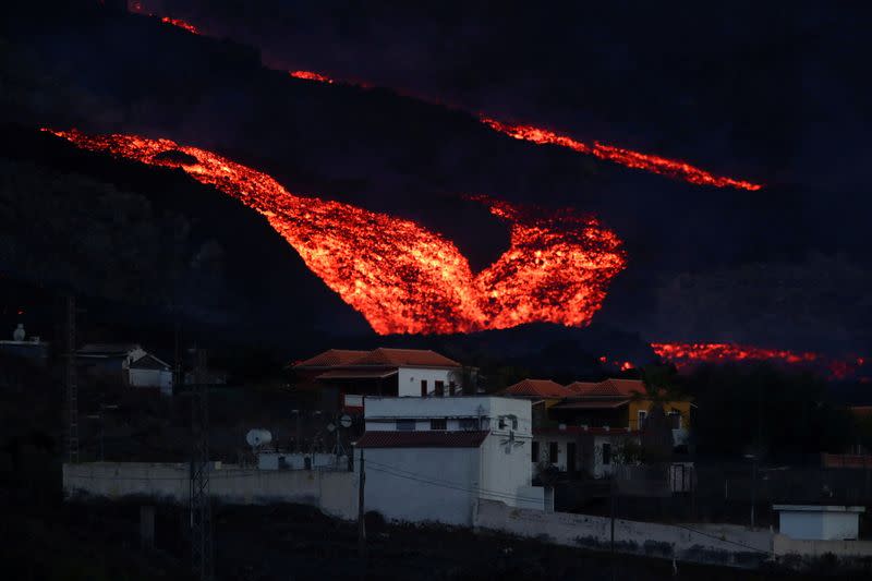 Cumbre Vieja volcano continues to erupt on the Canary Island of La Palma