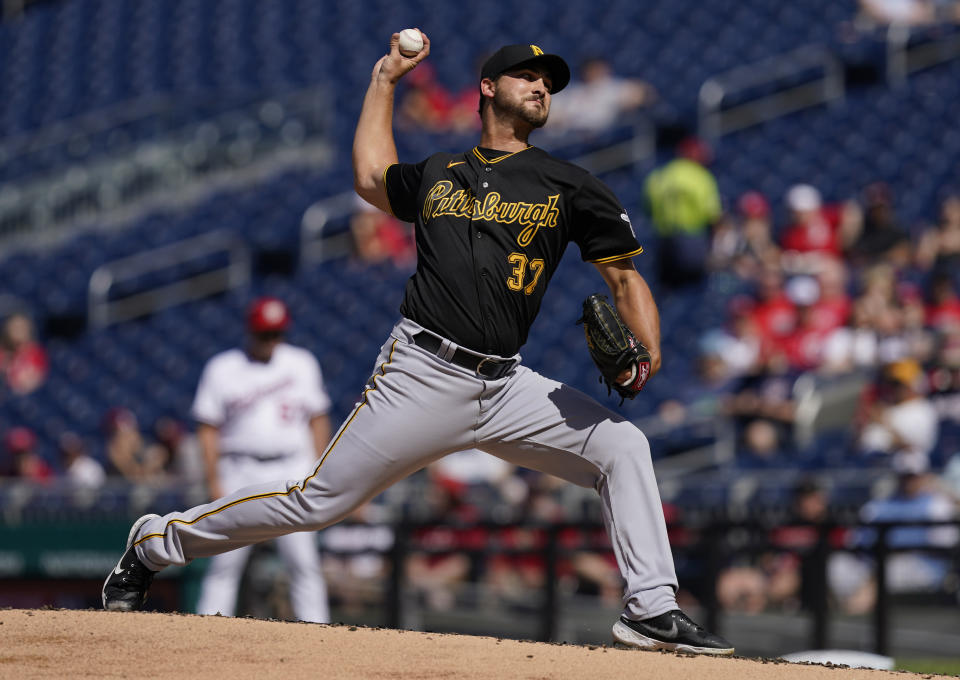 Pittsburgh Pirates starting pitcher Chase De Jong (37) delivers a pitch during the first inning of a baseball game against the Washington Nationals, Wednesday, June 16, 2021, in Washington. (AP Photo/Carolyn Kaster)