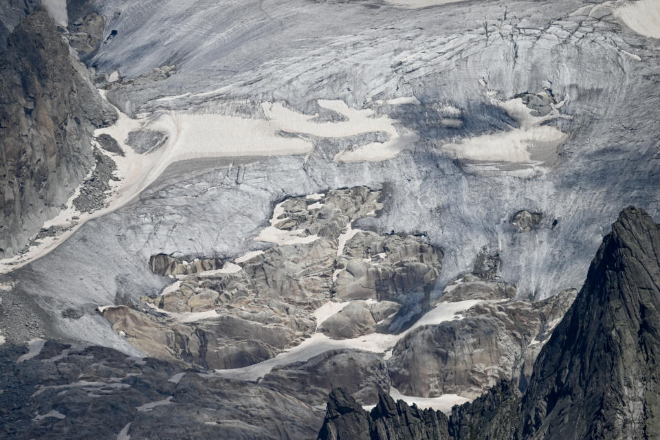 Los glaciares de Los Alpes se derriten por el cambio climático. (Photo by Peter Zay/Anadolu Agency via Getty Images)