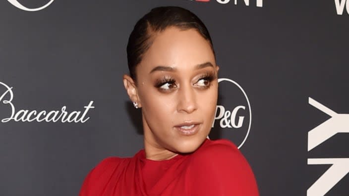 Actress Tia Mowry poses prettily at the 2021 Ebony Power 100 gala Saturday at The Beverly Hilton in Beverly Hills. (Photo: Alberto E. Rodriguez/Getty Images)