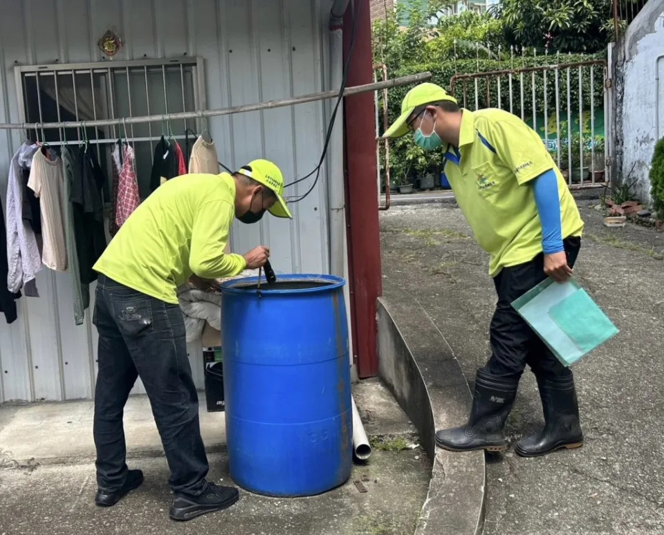 &#x009632;&#x0075ab;&#x005718;&#x00968a;&#x005728;&#x0081fa;&#x005357;&#x00672c;&#x00571f;&#x00767b;&#x009769;&#x0071b1;&#x0078ba;&#x008a3a;&#x006c11;&#x00773e;&#x004f4f;&#x005b85;&#x009580;&#x00524d;&#x0067e5;&#x007372;&#x005927;&#x0091cf;&#x0075c5;&#x005a92;&#x00868a;&#x005e7c;&#x0087f2;&#x00ff0c;&#x007576;&#x005834;&#x006e05;&#x009664;&#x004e26;&#x00958b;&#x0055ae;&#x00544a;&#x00767c;&#x003002;&#x00ff08;&#x008a18;&#x008005;&#x00738b;&#x006b63;&#x005e73;&#x00651d;&#x00ff09;