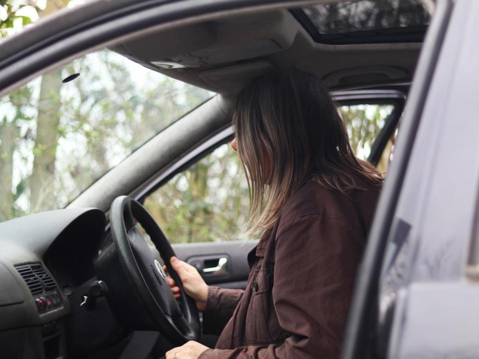 Linda spent the entire winter in a freezing car (Charlotte England)