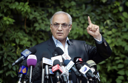 File photo shows former presidential candidate Ahmed Shafiq during a news conference in Cairo, Egypt, May 14, 2012. REUTERS/Amr Abdallah Dalsh/File Photo