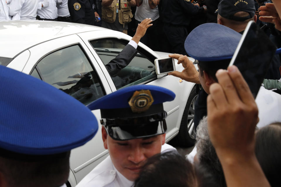 FOTOS | AMLO provoca caos y euforia por donde pasa