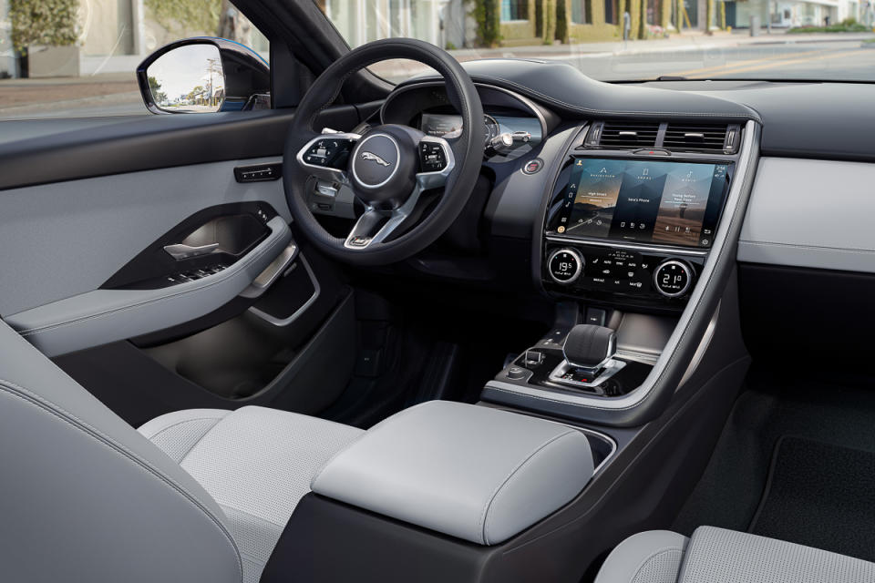 Jag_E-PACE_22MY_05_Cloud_Interior_190521_060.jpg