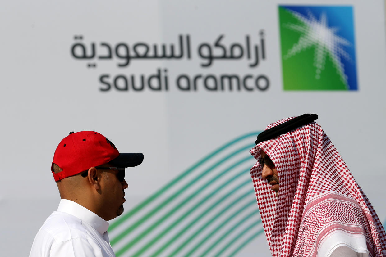 Saudi Aramco Members of media chat before the start of a press conference by Aramco at the Plaza Conference Center in Dhahran, Saudi Arabia November 3, 2019. REUTERS/Hamad I Mohammed