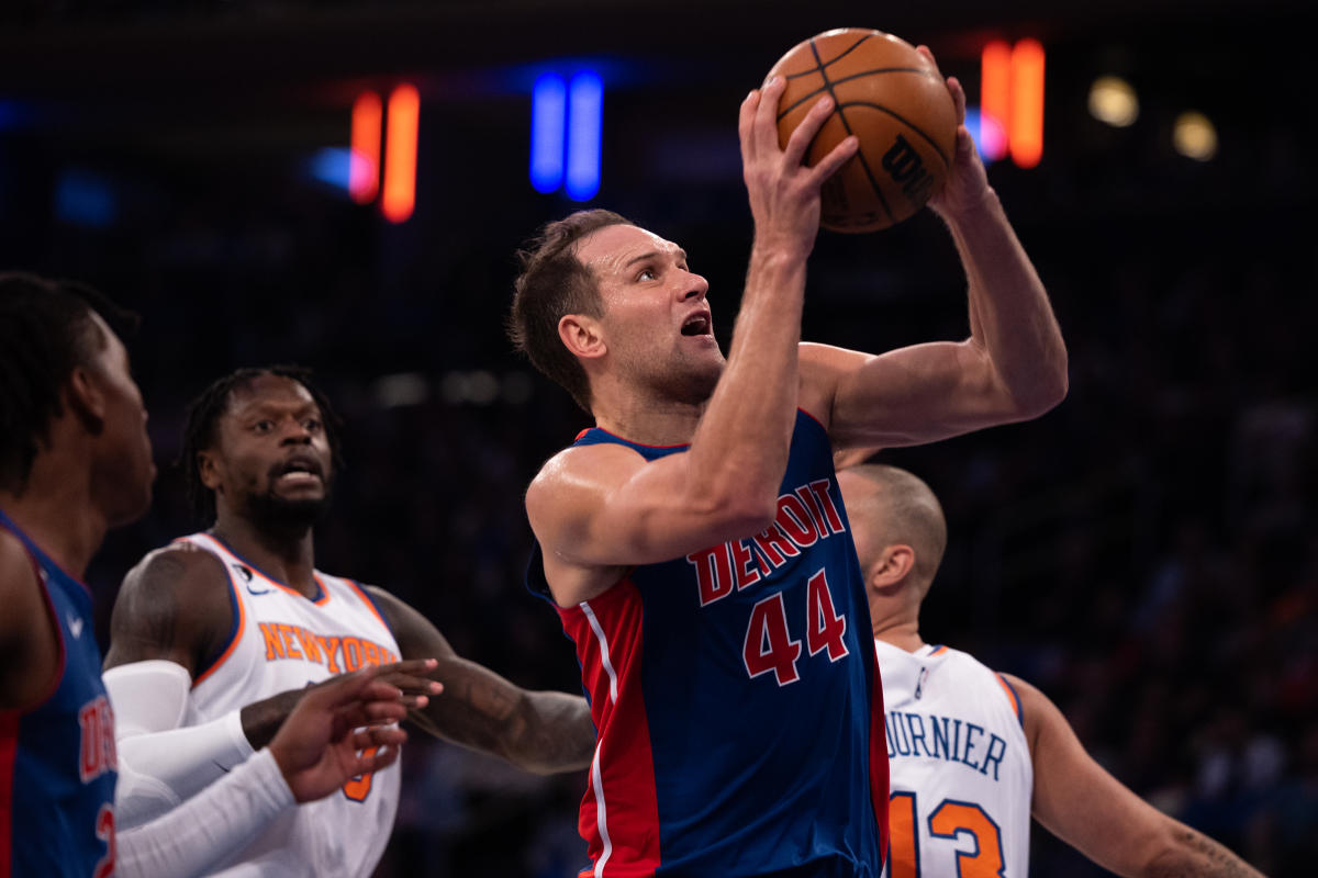 Detroit Pistons star stands two feet taller than his wife