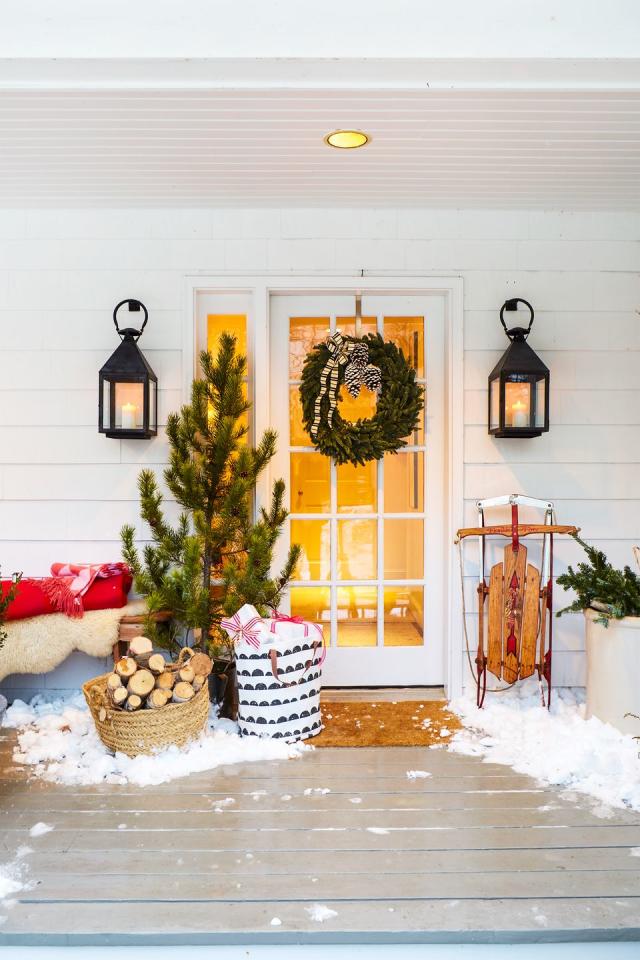 Repurpose Old Rubber Boots Into Christmas Decor - Design Dazzle