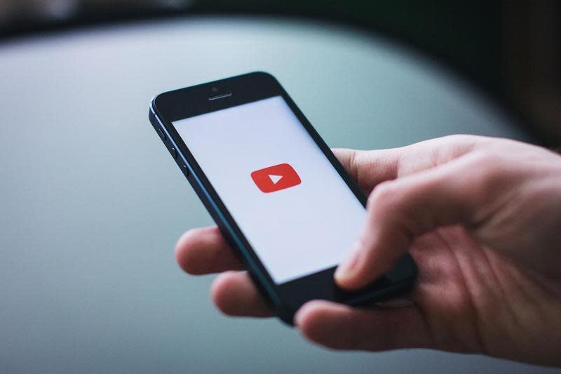 文化大學推廣教育部近日推出「Youtuber影音行銷實作班」收費課程，遭到知名Yter批評廣告不實。（示意圖，Pexels）