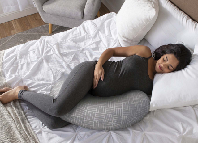 Sloped Knee Lift Wedge Pillow