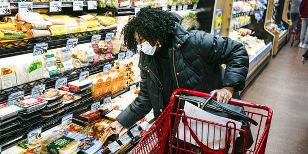 Cómo abrir bolsas de plástico del supermercado sin quitarte los guantes