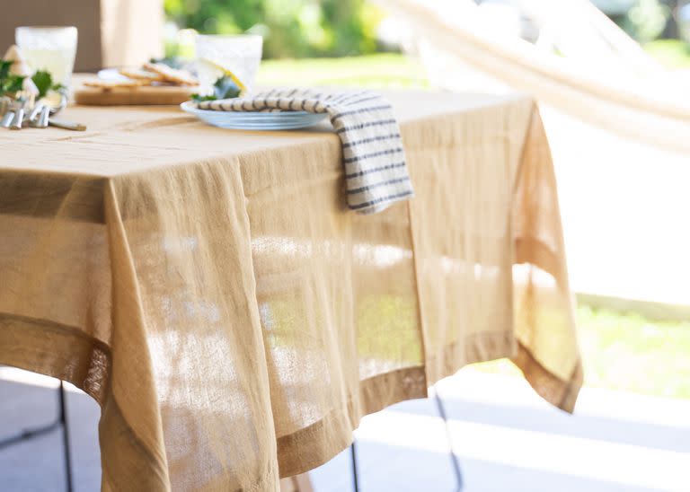 Ropa de cama, mantelería, almohadones, alfombras y textiles que suman calidez a cada ambiente de la casa.