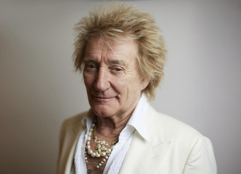 Rod Stewart posa para un retrato el martes 7 de febrero de 2024, en Nueva York. (Foto Matt Licari/Invision/AP)