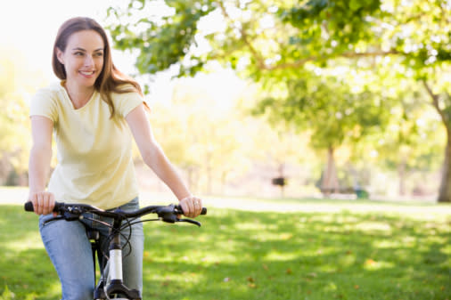 <b>¡A salir en bici!</b> ¿Nunca has salido sola a andar en bici? ¡Es buen momento! Además de ejercitarte, vas a relajarte mucho, a activar endorfinas y a liberar estrés.